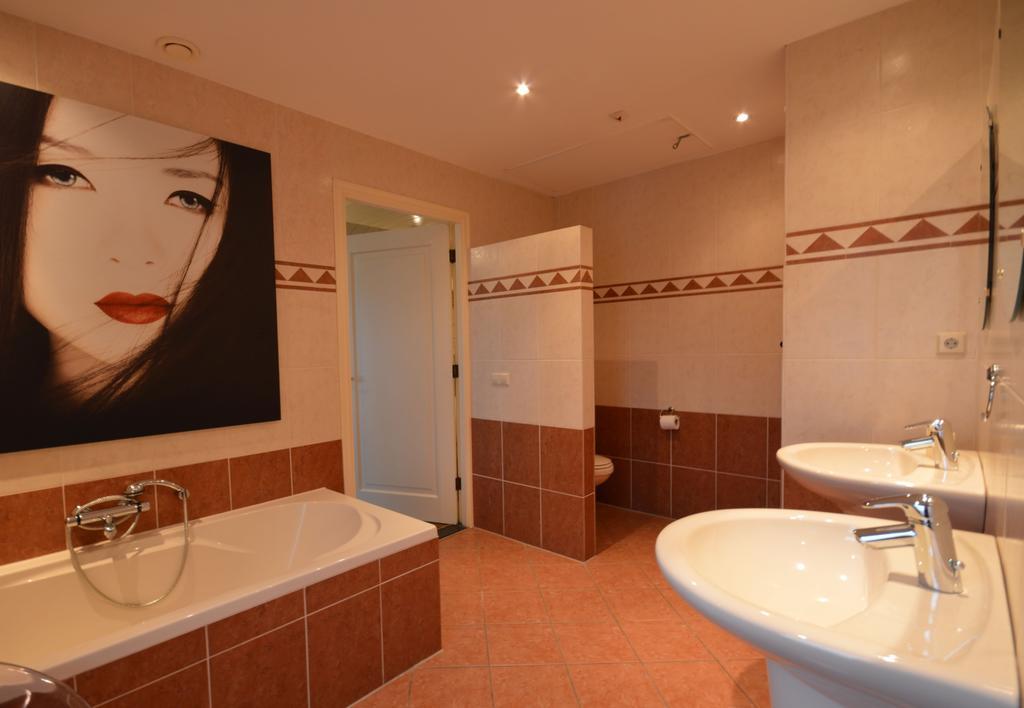 Wake Up Call Bed & Breakfast Westbroek Экстерьер фото